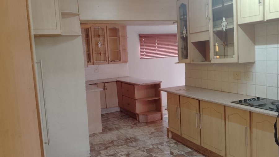To Let 4 Bedroom Property for Rent in Kagisanong Free State